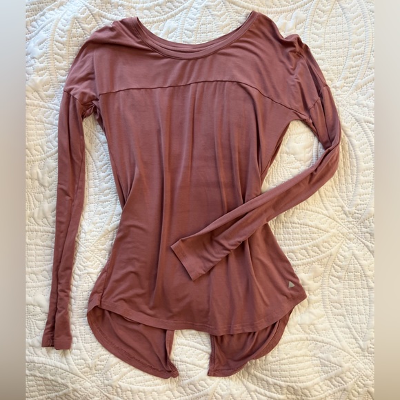 Balance athletica long sleeve - open back - Picture 1 of 3